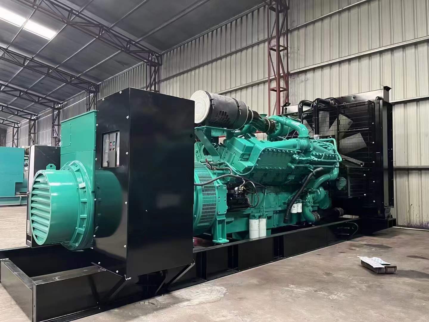 东方如何降低 800kW 柴油发电机输出电流的波动？