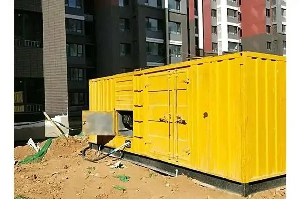 东方发电机租赁中燃油压力过低会对发动机的哪些部件造成损坏？