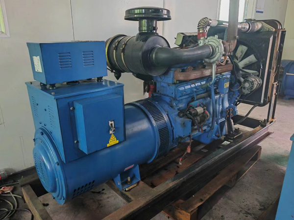 东方100kW柴油发电机组使用多级机油有哪些优缺点？